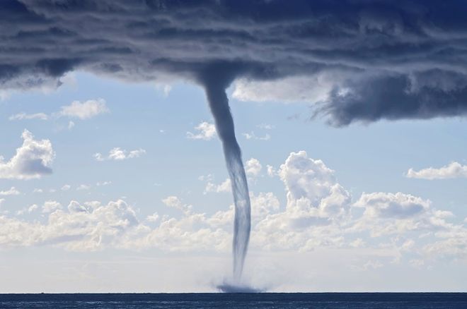 У берегов Австралии пронесся мощный водяной торнадо