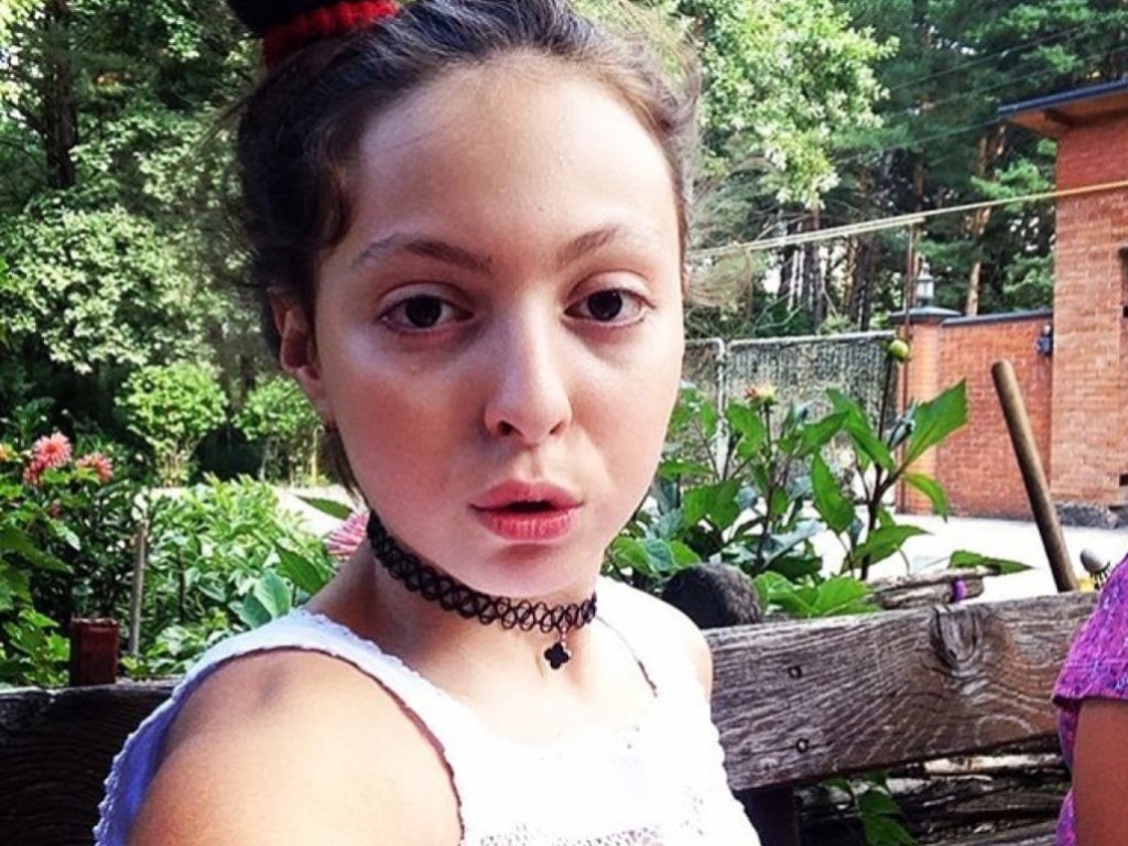 Дочь Оли Поляковой находится в больнице под капельницей