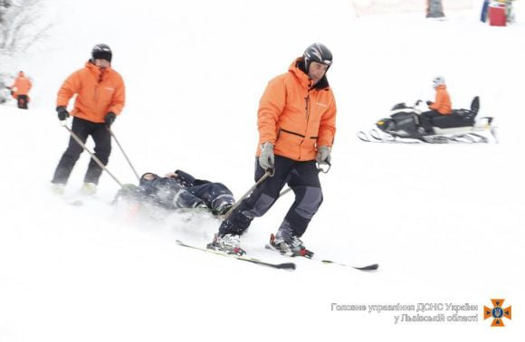 В Карпатах получил травму ребенок на лыжах