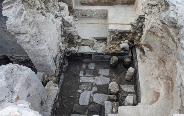 На острове Лесбос археологи нашли древний мрамор