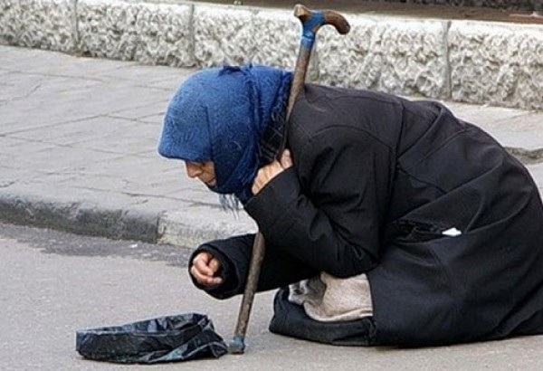 В Одессе попрошайка на костылях внезапно «исцелилась»