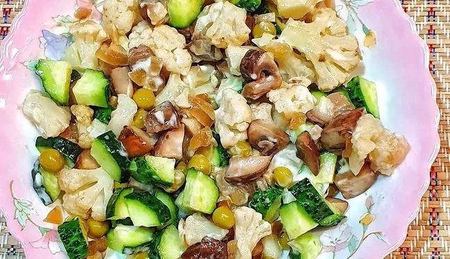 Рецепт дня:  Постный салат с грибами