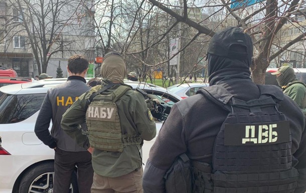Полицейского экс-начальника уличили в присвоении 980 тысяч гривен