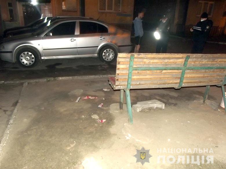 В Киеве мужчина едва не зарезал бывшую сожительницу