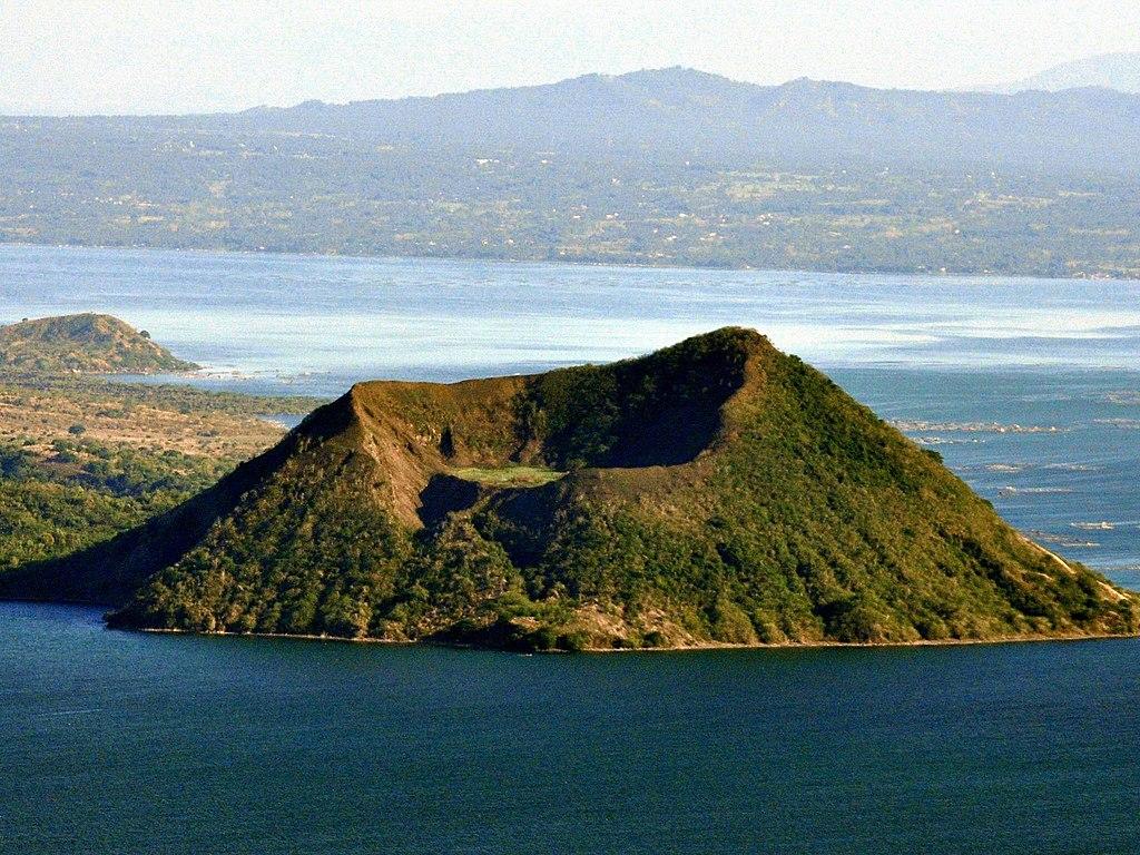 На Филиппинах 212 землетрясений за сутки разбудили вулкан