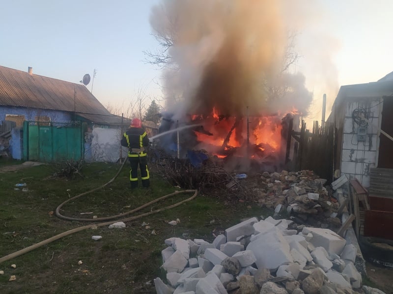 На Николаевщине горело хозяйственное здание