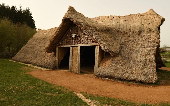 Археологи воссоздали дом каменного века
