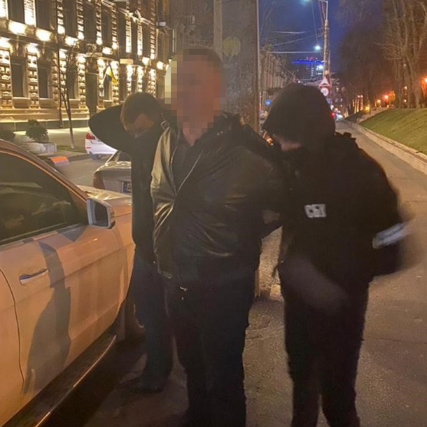 Под Киевом депутата поймали на взятке в 40 тысяч долларов