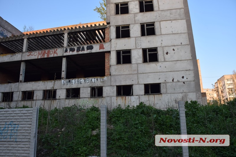 На заброшенной стройке в Николаеве нашли труп девушки