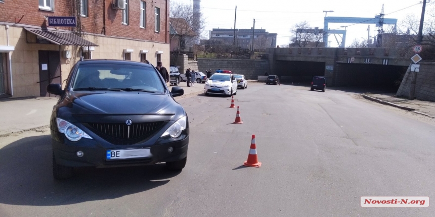 На перекрестке в Николаеве столкнулись Mercedes и SsangYong