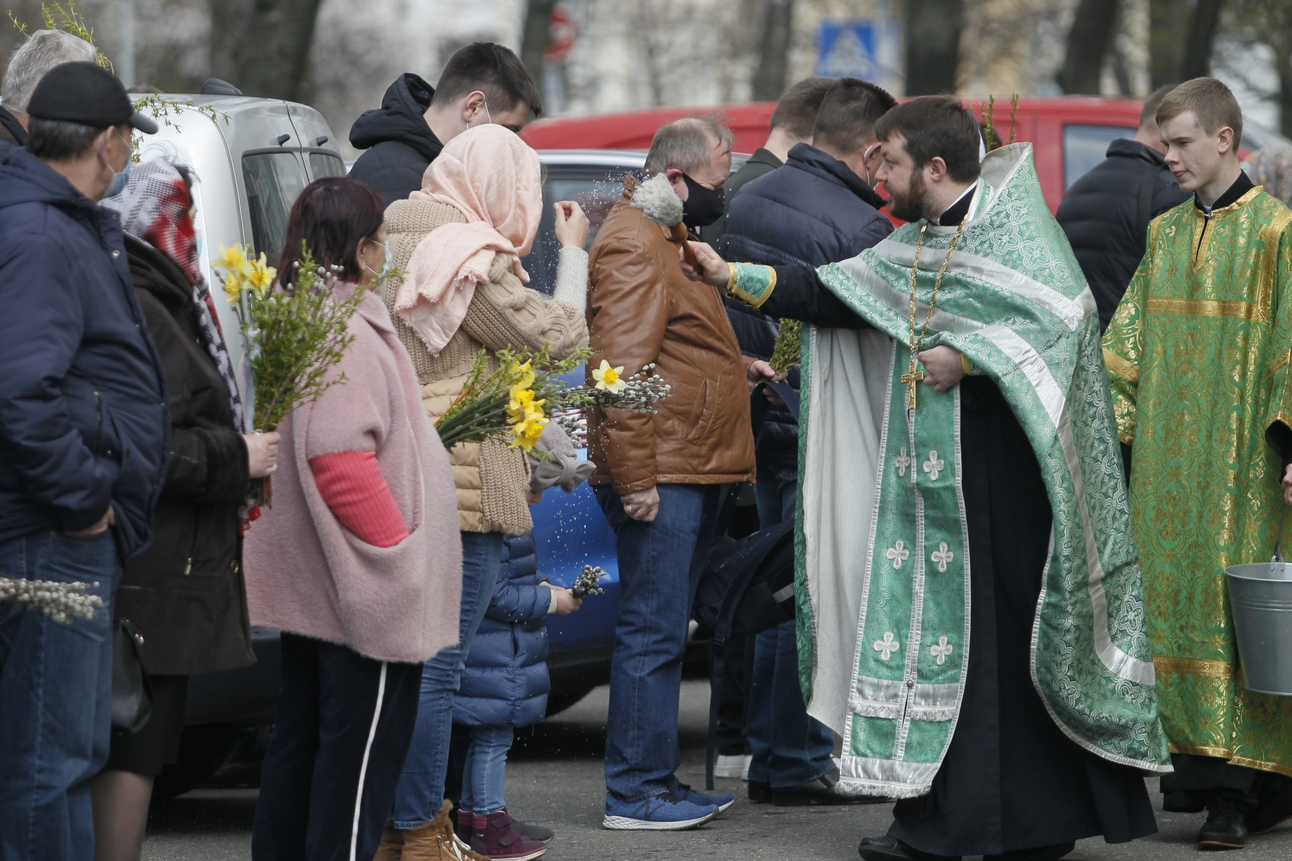 Карантин не помеха: Украинцы празднуют Вербное воскресенье