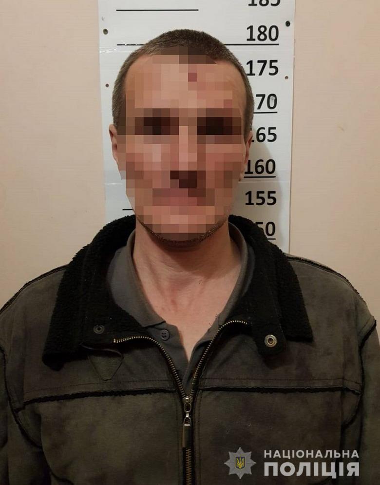В Киеве мужчина ударил ножом соседа из-за ревности