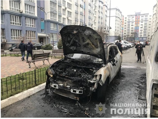 Под Киевом ревнивец поджег авто ухажера своей подруги