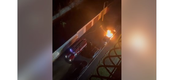 В Харькове сожгли авто и оставили послание владельцу