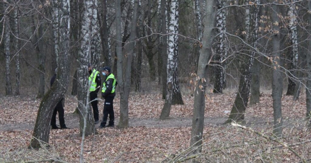 В Хмельницкой области в лесополосе нашли труп мужчины