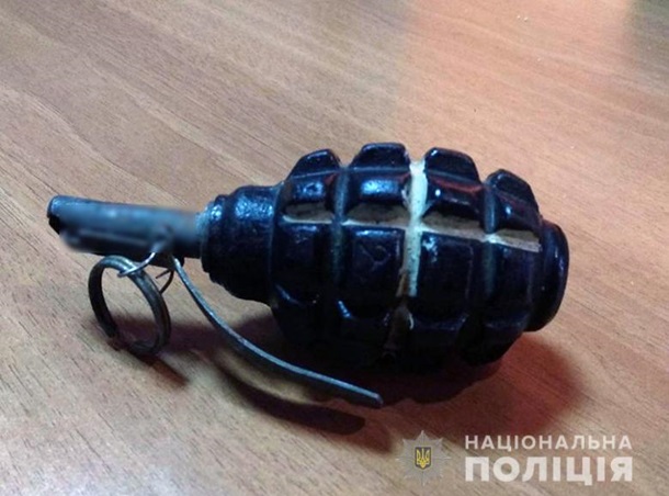 В Киеве пьяный мужчина угрожал взорвать коммунальщиков