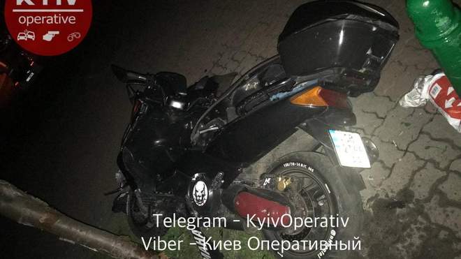 В Киеве водитель мопеда устроил гонки с патрульными
