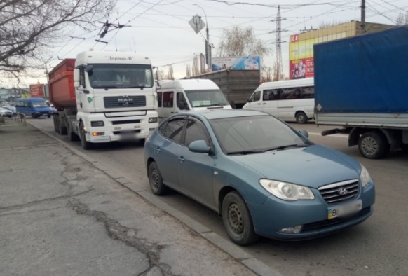 Седельный тягач «притерся» с  Hyundai в Николаеве