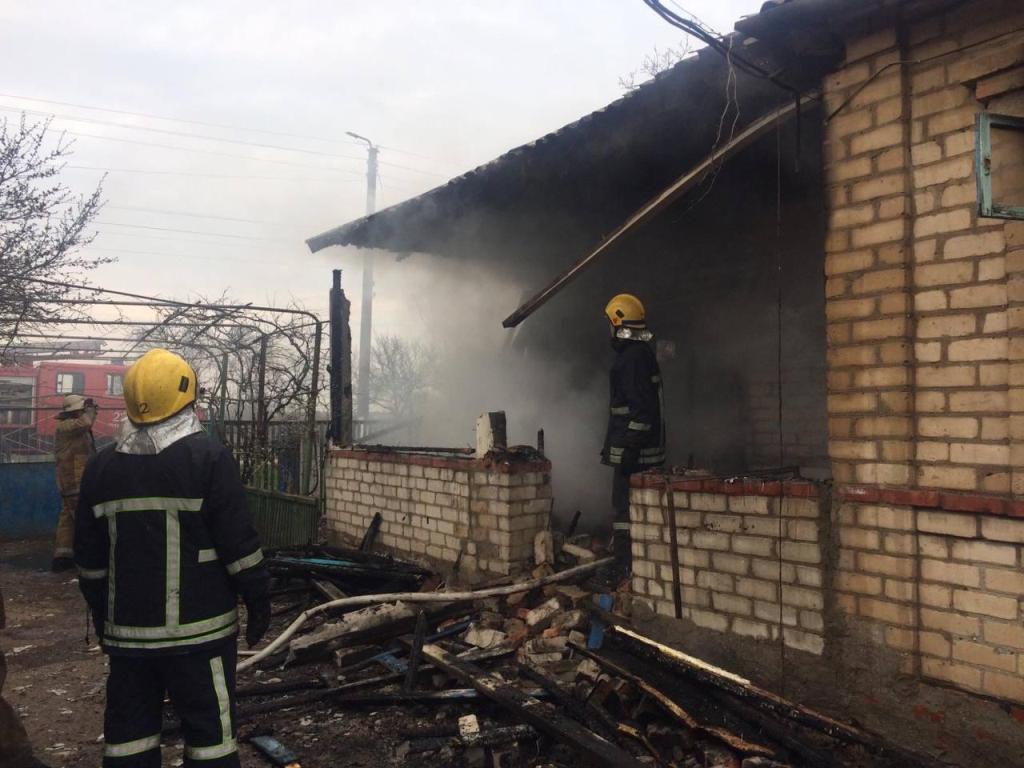 Под Запорожьем бойцы ГСЧС ликвидировали пожар в частном доме