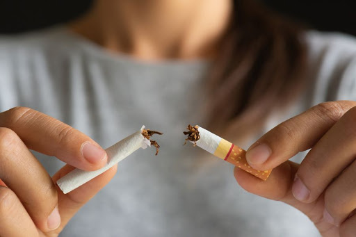 Медики рассказали, как бросить курить с помощью диеты 