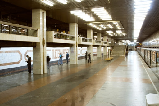 Из-за локдауна в киевском метро закрыли часть вестибюлей