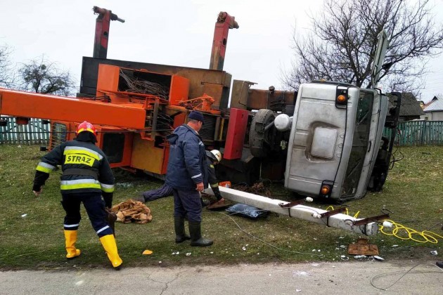 В Черниговской области упал автокран: водитель погиб