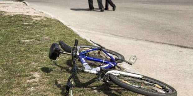 11-летний велосипедист на Ровенщине врезался в автомобиль