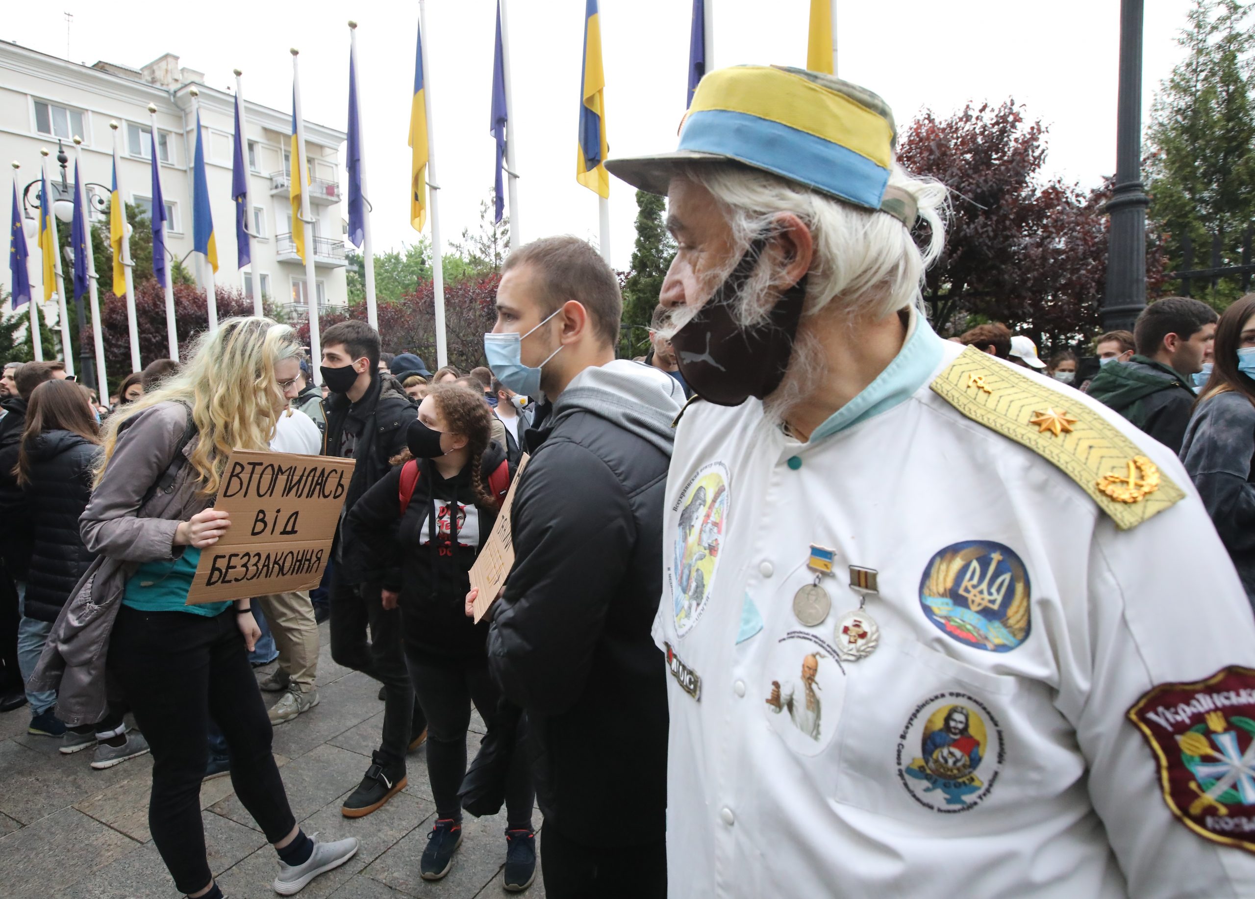 Под Офисом президента прошла акция в поддержку Стерненко