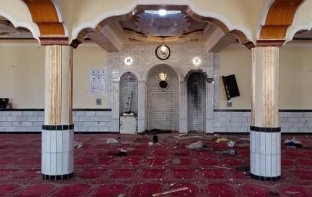 При взрыве в мечети в Афганистане погибло 12 человек