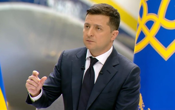 Зеленский заявил об ослаблении позиций Макрона и Меркель по Донбассу
