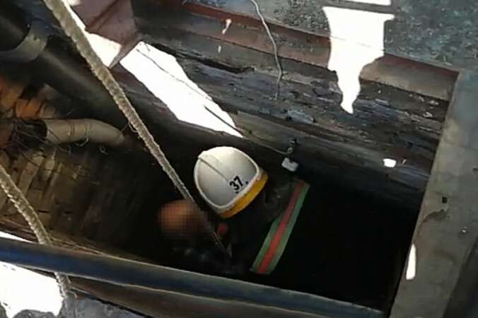 В Днепропетровской области мужчина провалился на 3-метровую яму