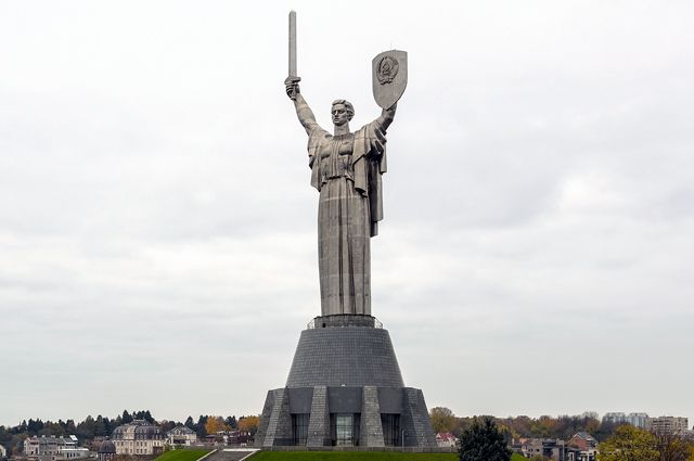 Властям Украины не удалось провести ревизию Дня Победы – эксперт