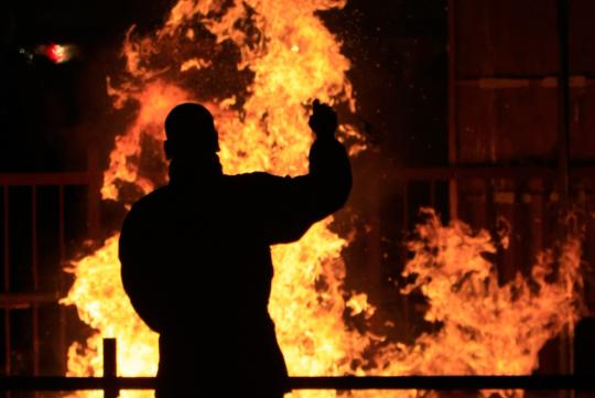 36-летний россиянин пытался сжечь жилой дом в прямом эфире