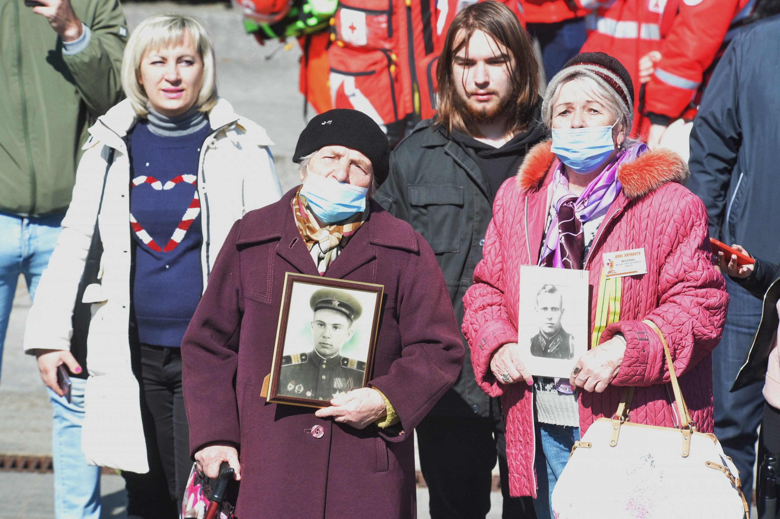 День Победы в Киеве: Без шествий, и официоза, с цветами и почтением