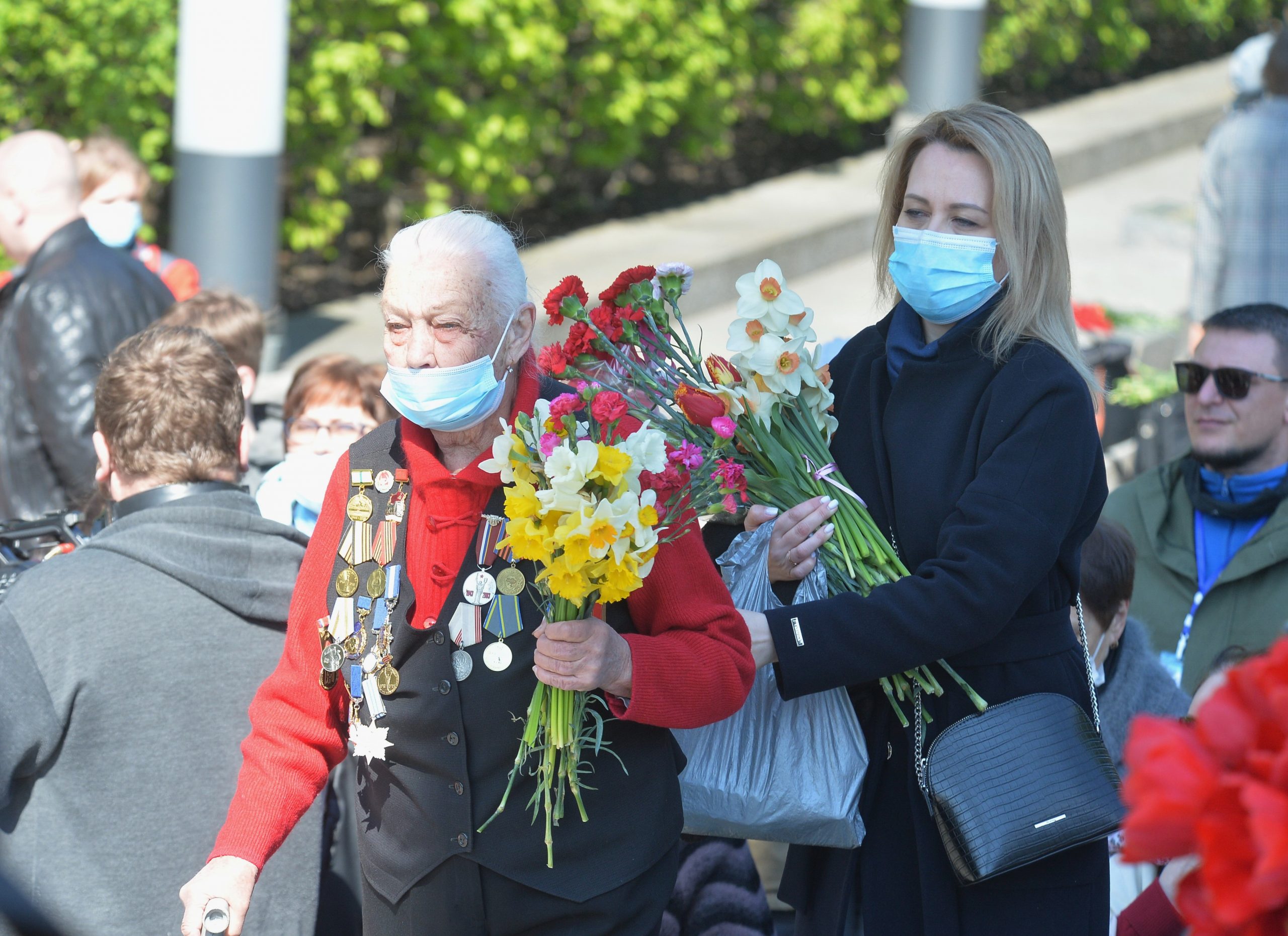 День Победы в Киеве: Без шествий, и официоза, с цветами и почтением