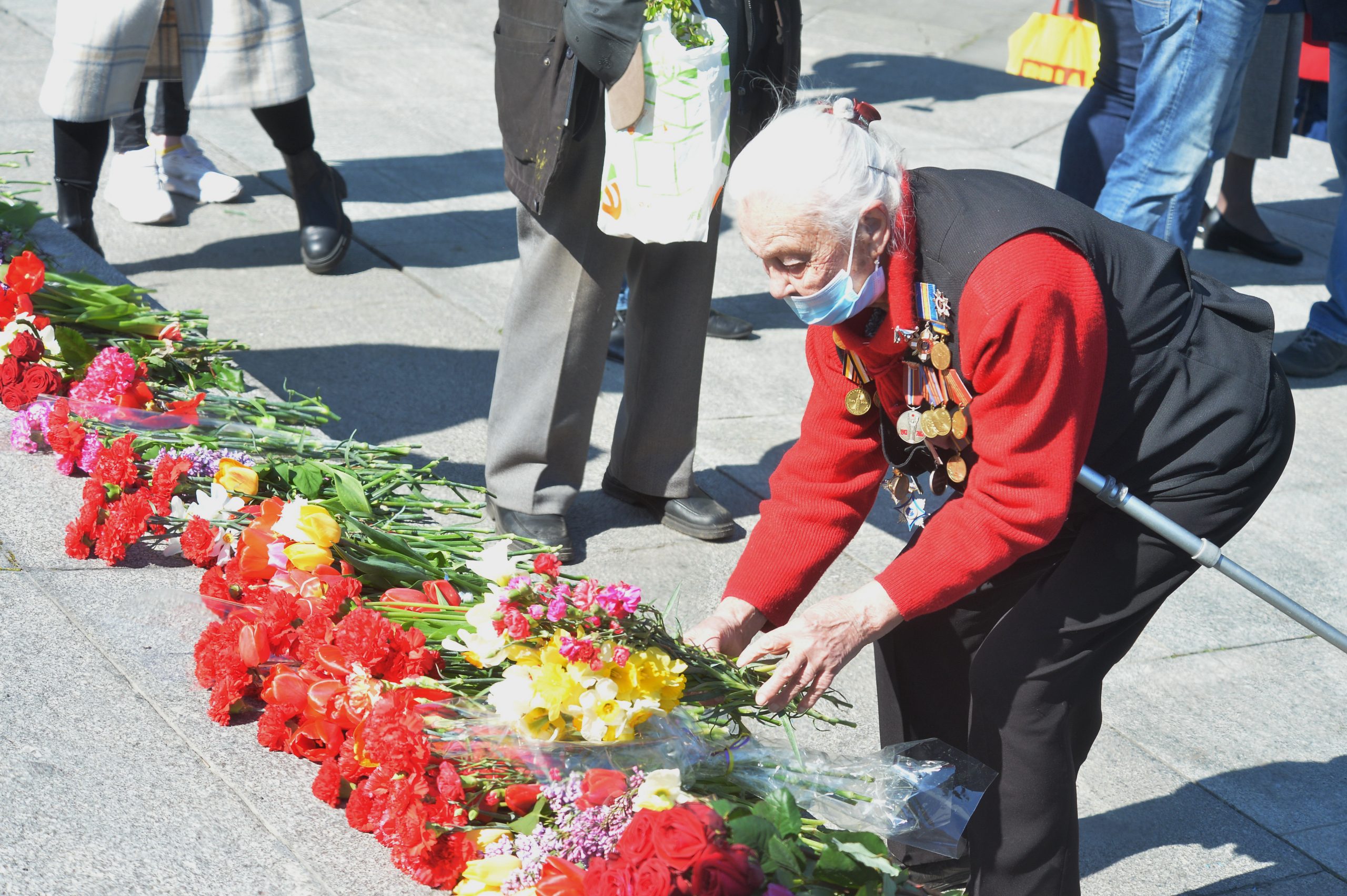 День Победы в Киеве: Без шествий, и официоза, с цветами и почтением