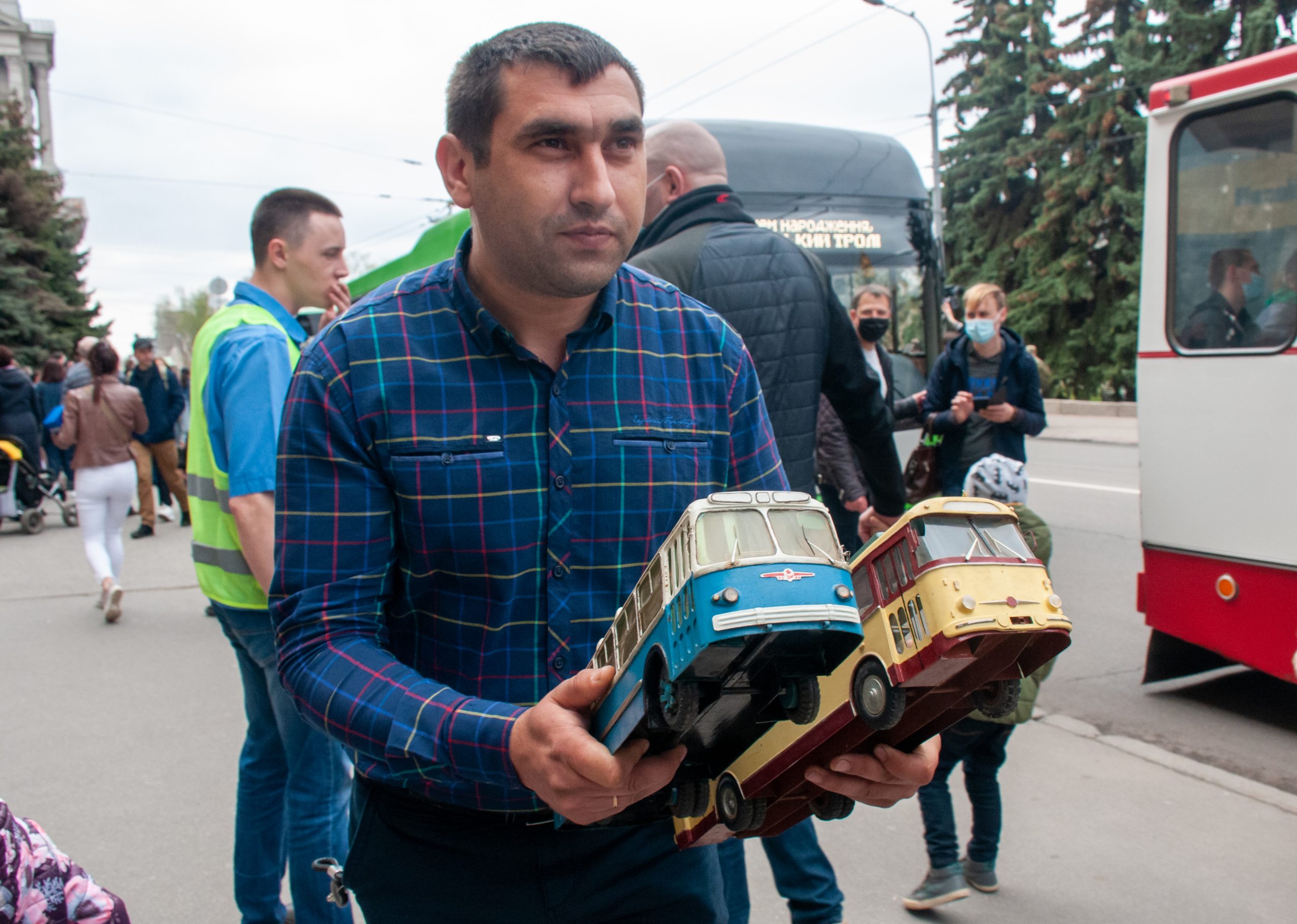 В Харькове состоялся парад тролейбусов