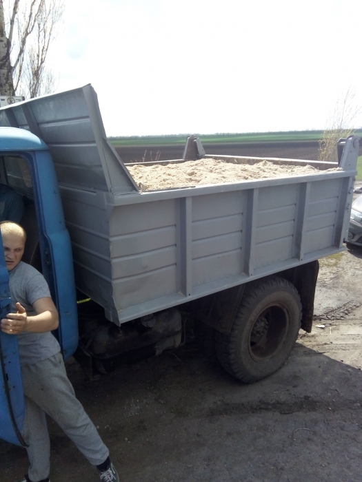 Под Николаевом полиция гонялась за грузовик с краденным песком
