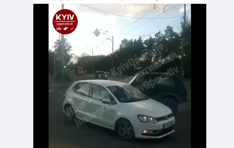 Пьяный водитель Volkswagen обстрелял «Ниву» на перекрестке в Киеве
