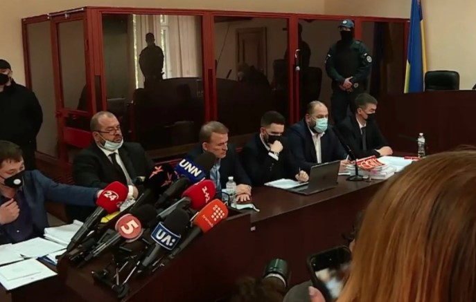 Суд избирает меру пресечения Медведчуку: онлайн-трансляция