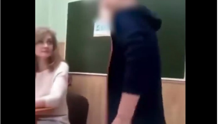 Школьник угрожал изнасиловать учительницу