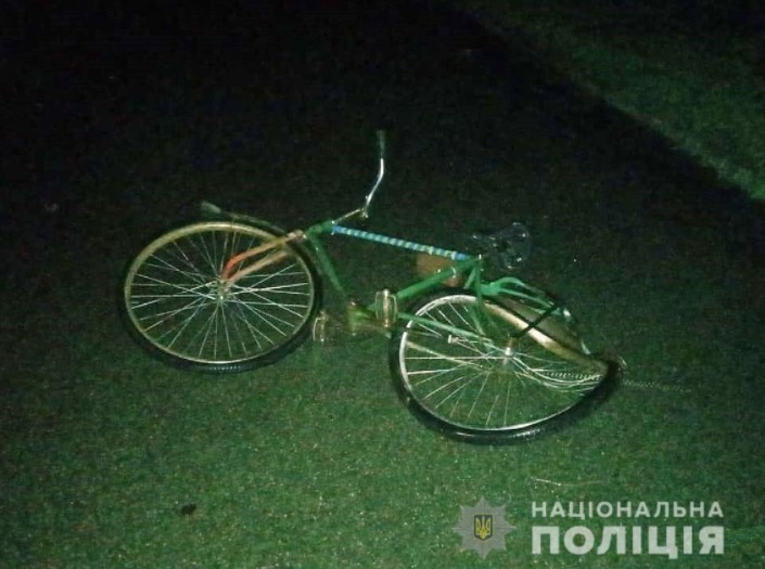 В Черниговской области нетрезвый водитель фуры сбил двух велосипедисток