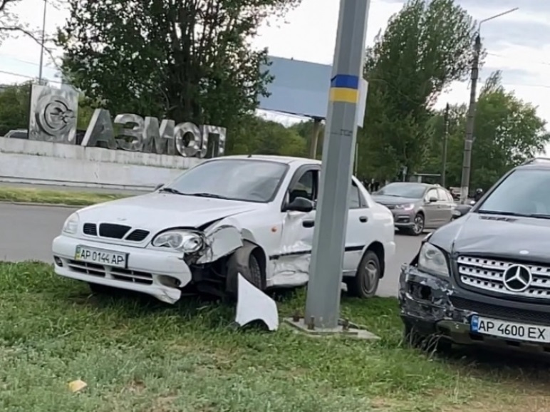 В Бердянске не разминулись Mercedes и Daewoo