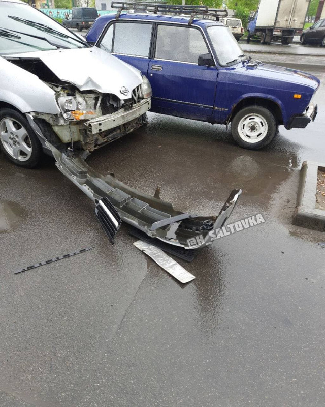 В Харькове произошло массовое ДТП: Nissan протаранил сразу 6 авто