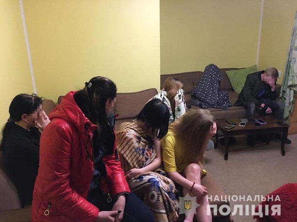 В Киеве полиция разоблачили группу сутенеров