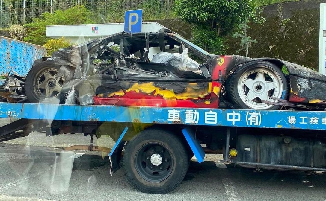 В Японии сгорел дотла раритетный суперкар Ferrari F40