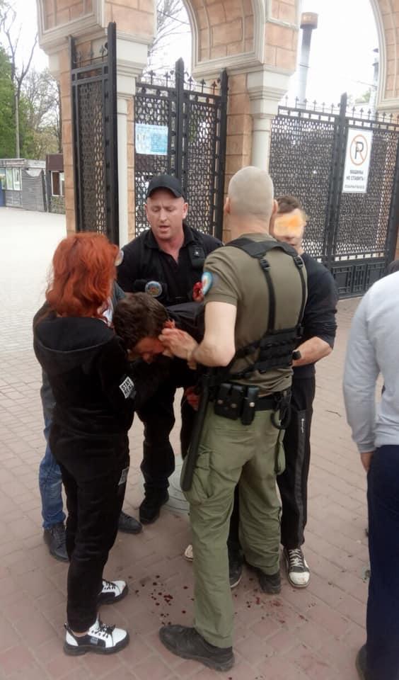 В центре Одессы произошла массовая драка: есть раненые