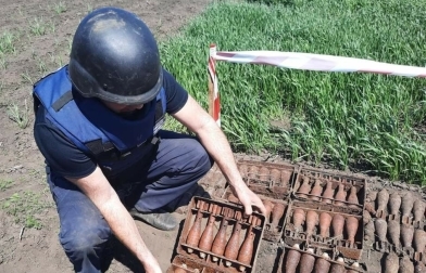 Под Харьковом нашли старый ящик с боеприпасами