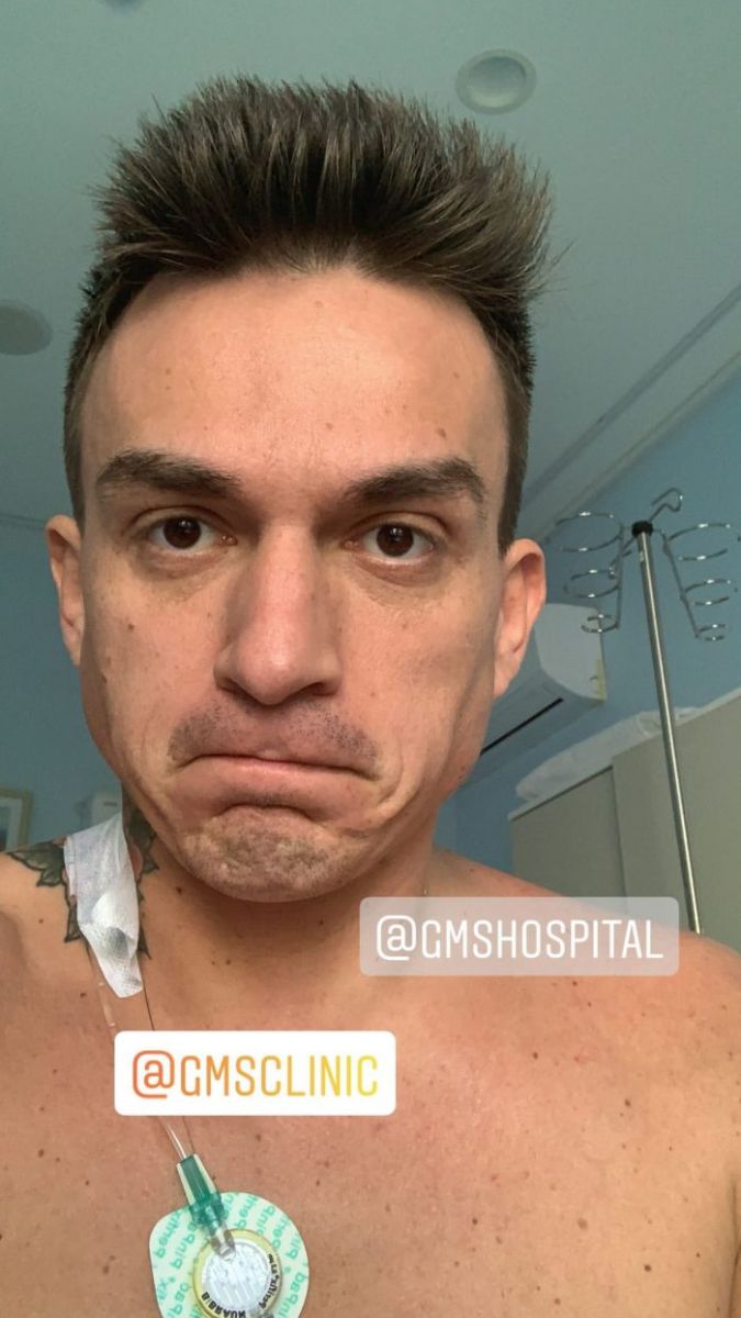 Влад Топалов снимком из клиники обеспокоил подписчиков