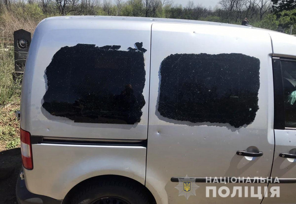 В Донецкой области мужчина подорвался возле могилы